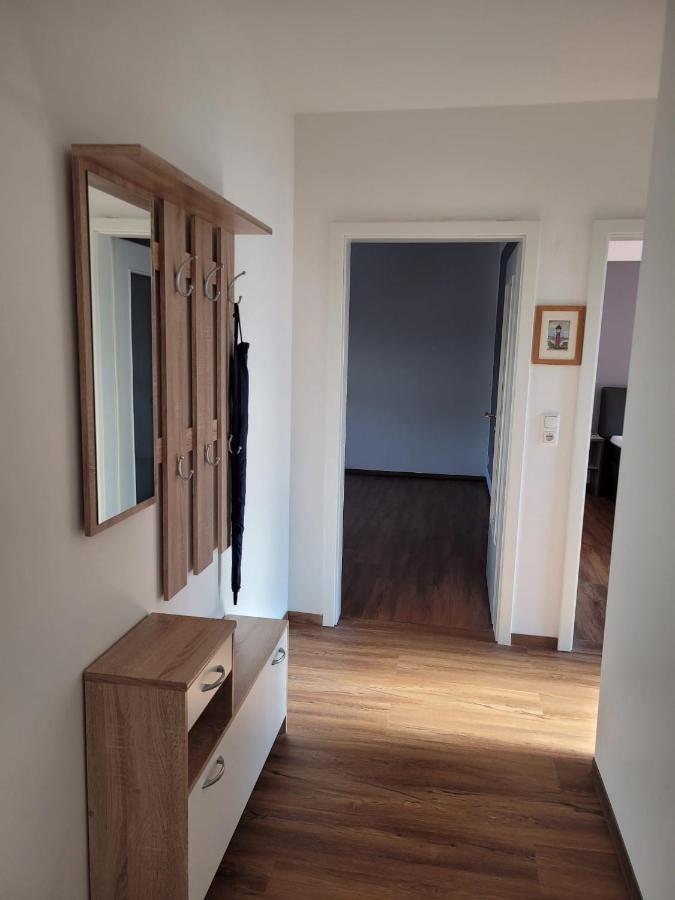 Schoene Einfache Ferienwohnung Zwischen Stadt Und Meer Wilhelmshaven Bagian luar foto