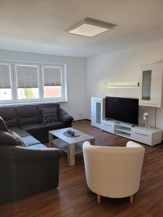 Schoene Einfache Ferienwohnung Zwischen Stadt Und Meer Wilhelmshaven Bagian luar foto