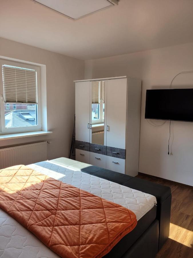 Schoene Einfache Ferienwohnung Zwischen Stadt Und Meer Wilhelmshaven Bagian luar foto