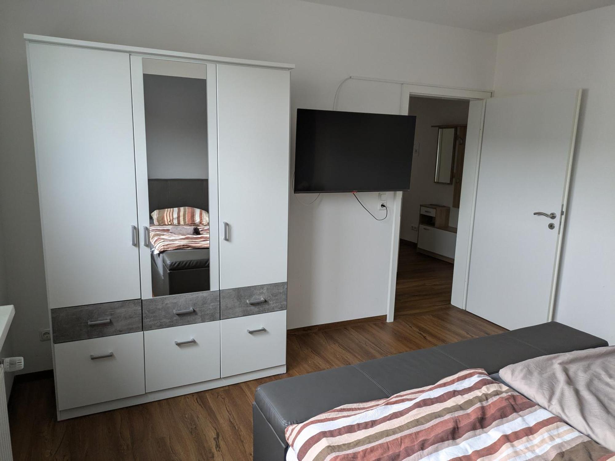 Schoene Einfache Ferienwohnung Zwischen Stadt Und Meer Wilhelmshaven Bagian luar foto