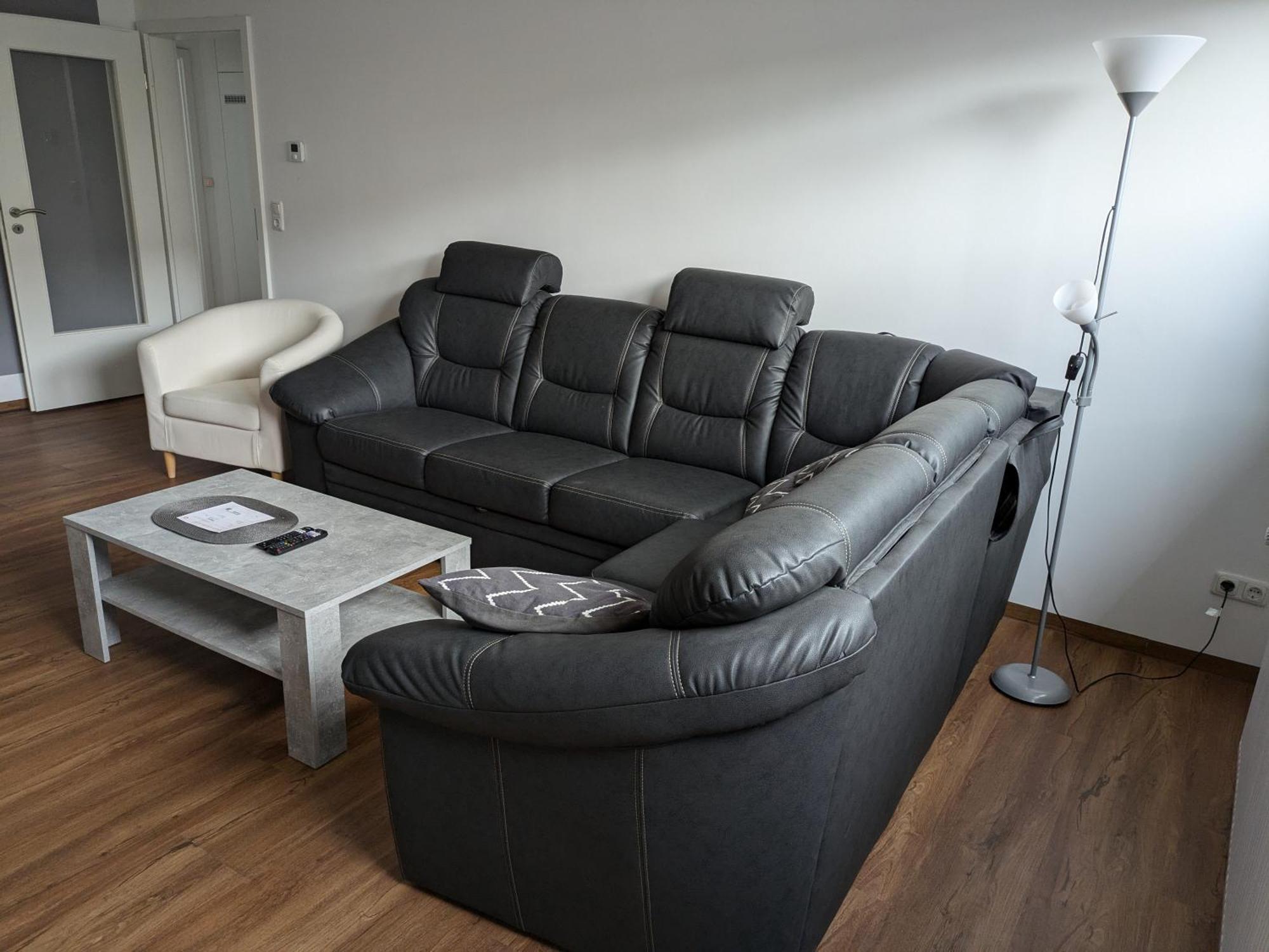 Schoene Einfache Ferienwohnung Zwischen Stadt Und Meer Wilhelmshaven Bagian luar foto
